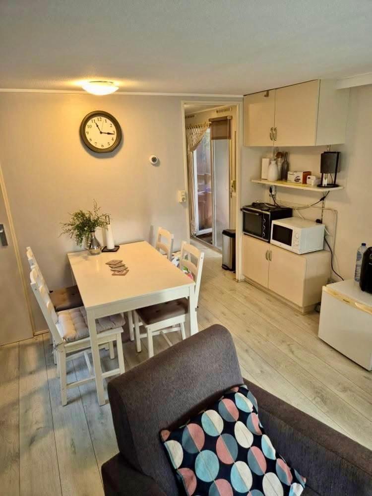 Cosy Chalet Veluwe With A Spacious Garden And Veranda Doornspijk Exterior foto